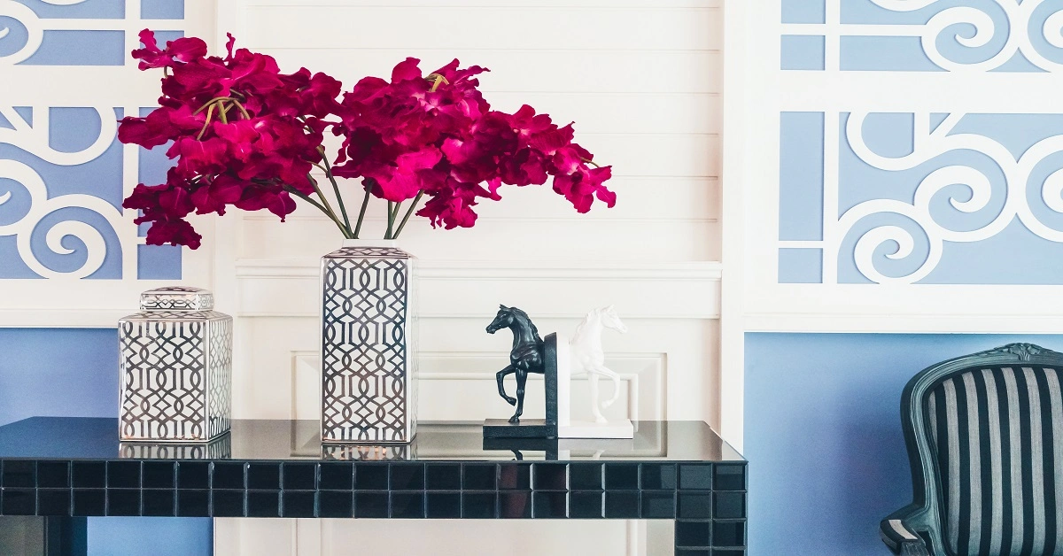 The combination of traditional and modern decoration makes your home beautiful, unique and attractive.